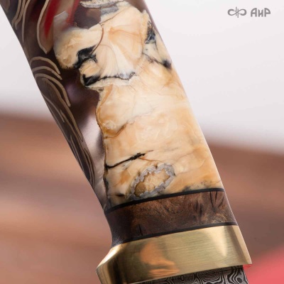 Стрелец (стабилизированная кость мамонта - материал заказчика, латунь) дамасская сталь ZDI-1016   - Компания «АиР»